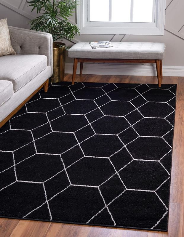 Photo 1 of **BOTTOM OF RUG IS DAMAGED**
Unique Loom Trellis Frieze Collection Area Rug-Modern Morroccan Inspired Geometric Lattice Design, 4 x 6 ft, Black/Ivory
