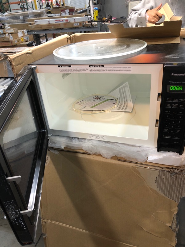 Photo 1 of Panasonic Microwave Oven NN-SN936B Black Countertop with Inverter Technology and Genius Sensor, 2.2 Cubic Foot, 1250W
