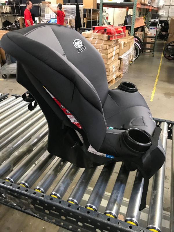 Photo 1 of Cosco Apt 50 Convertible Car Seat (Black Arrows)