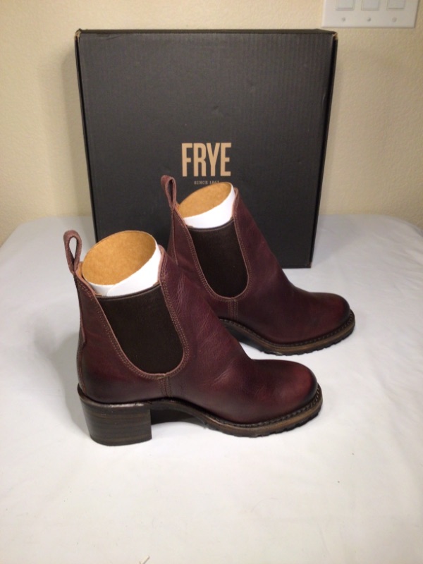 Photo 3 of FRYE Women's Sabrina Chelsea Boot- Size Women's 8.5 M-Burgundy