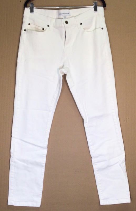 Photo 1 of Amazon Essentials White Denim Jeans- Size 33W x 32L