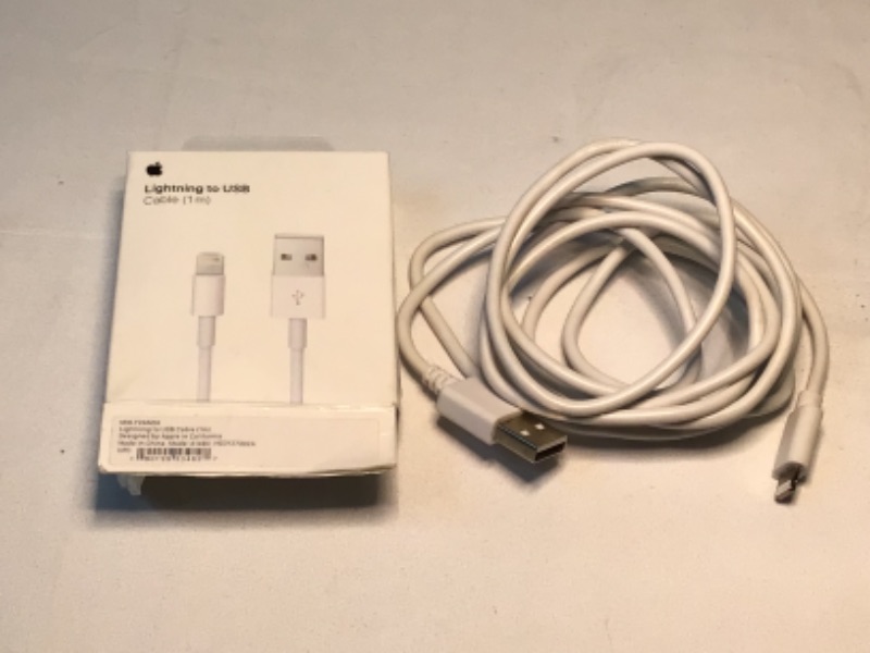 Photo 2 of Apple Lightning to USB Cable (1 m)