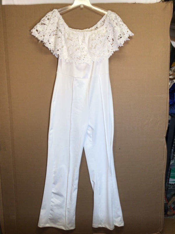 Photo 2 of Women's Casual Sleeveless Pant Suit with Ruffle Neck- White- Size Large