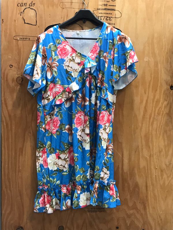 Photo 2 of Women's Floral Spring Dress Size XL