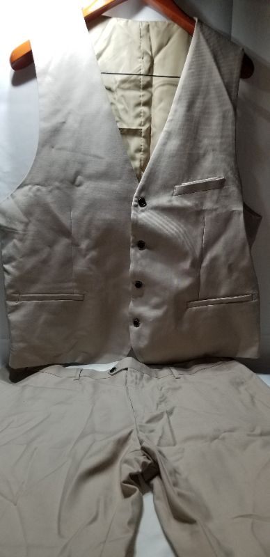 Photo 1 of Men's Vest with Pants XL