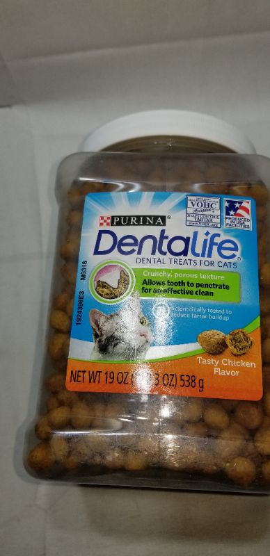 Photo 1 of  Purina Dentalife Made In Usa Facilities Cat Dental Treats Tasty Chicken Flavor  best by 06/2022