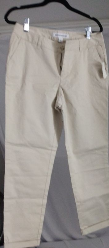 Photo 1 of AMAZON ESSENTIALS WOMEN'S PANTS, TAN, SIZE 4