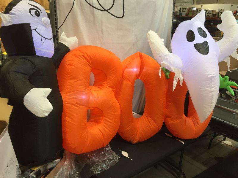 Photo 2 of 6.5 ft. Boo with Characters Scene Airblown Halloween Inflatable HALLOWEEN Blowup