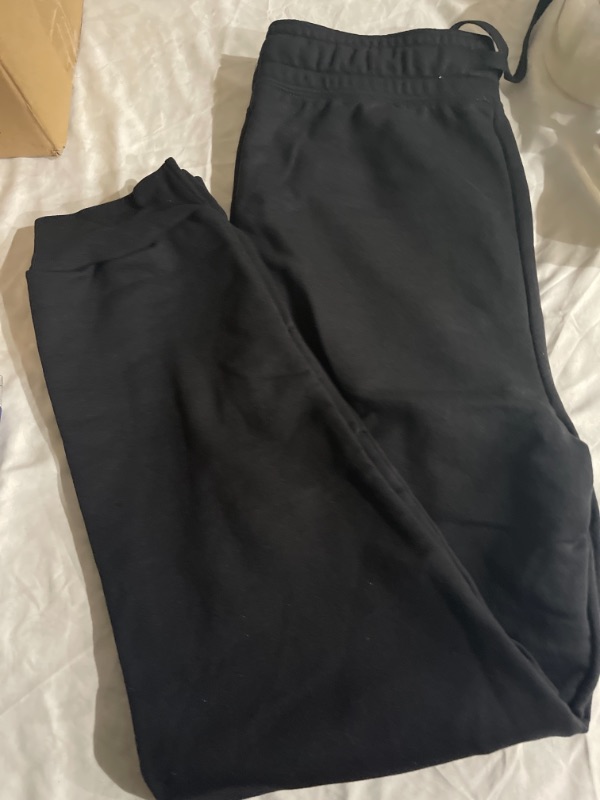 Photo 1 of MEN'S MEDIUM SWEATS