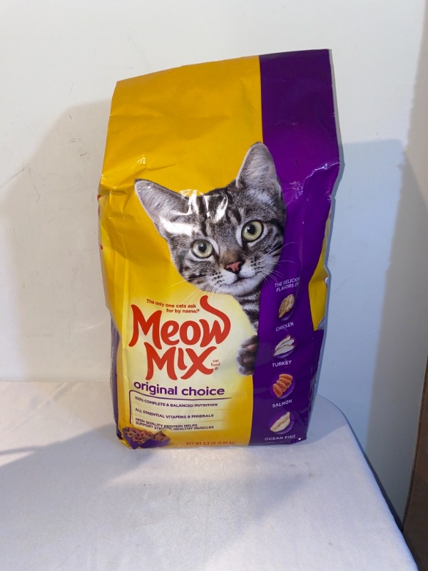 Photo 4 of 2PC LOT
Meow Mix Original Choice Dry Cat Food, 6.3-lb bag, EXP 06/17/2022

Mac's Variety Pack Pork Rinds, 1 Oz Bags, 10 Count, EXP 10/26/2021