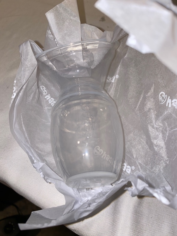 Photo 2 of Haakaa Manual Breast Pump 4oz/100ml, New Style