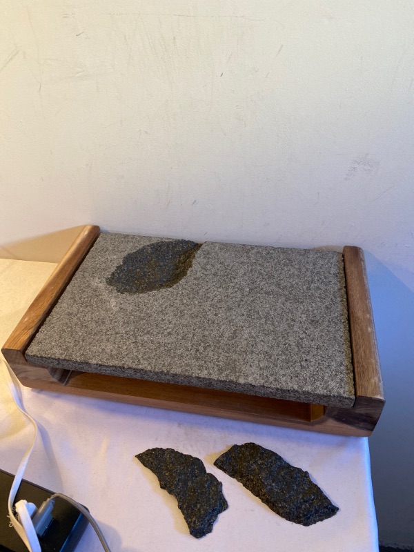 Photo 2 of BLACK REMOVABLE STONE SLATE WITH WOODEN BASE, HOME DECOR, BROKEN STONE 