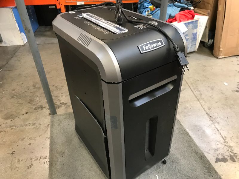 Photo 1 of broken can------ Fellowes Powershred 99Ci 18-Sheet Capacity, 100% Jam Proof Cross-Cut Paper Shredder
