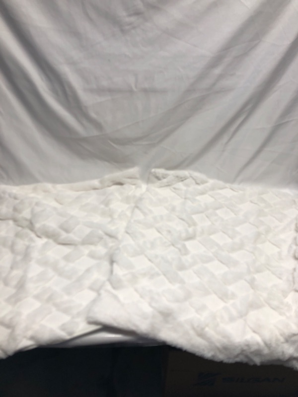 Photo 1 of 2 PACK WHITE PILLOW CASES 22INCH X 22INCH 