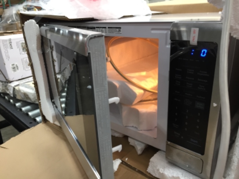 Photo 4 of Carousel 2.2 Cu. Ft. Microwave with Sensor Cooking