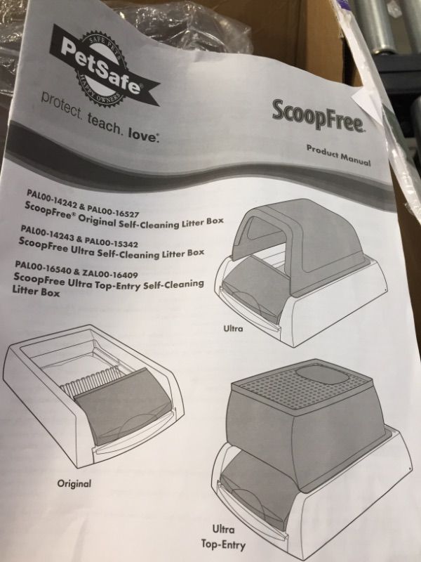 Photo 2 of PetSafe ScoopFree Ultra Self-Cleaning Cat Litter Box