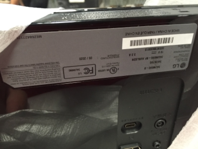 Photo 1 of LG 34UM69G-B 34" LCD Monitor, Black/Red Accents