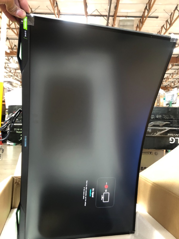 Photo 5 of Samsung Odyssey G7 32" Curved Gaming Monitor