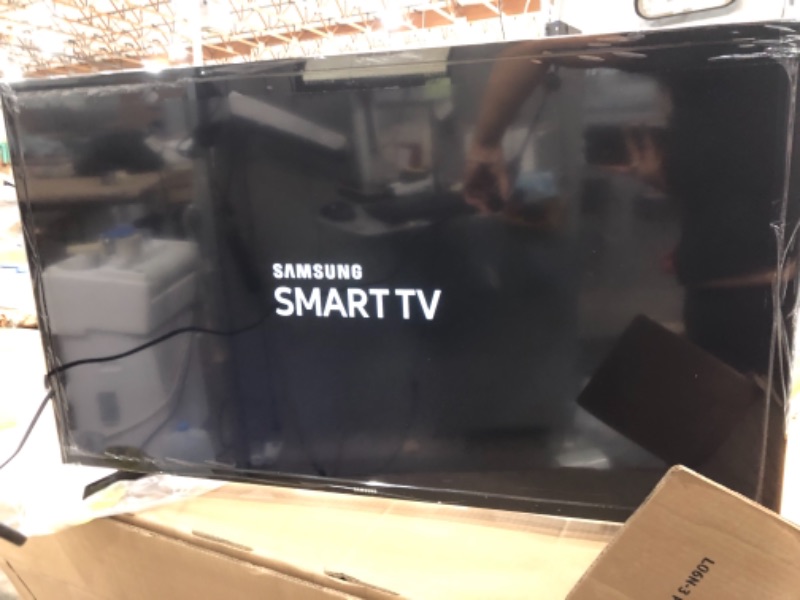 Photo 5 of SAMSUNG 40-inch Class LED Smart FHD TV 1080P (UN40N5200AFXZA, 2019 Model)
