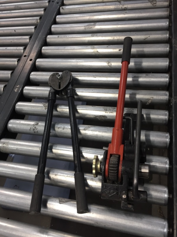 Photo 2 of *Used* VOTOER Heavy Duty Steel Strapping Tensioner and Cutter Sealer Manual Tool Packing Packaging  3/8" to 3/4" Strap (Black and Red)
