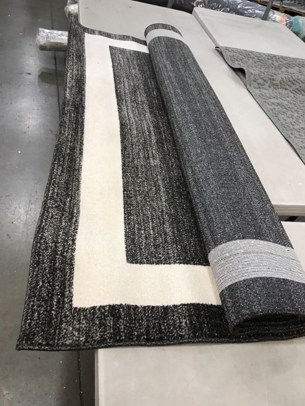 Photo 1 of 5' x 8' Loft Rug
