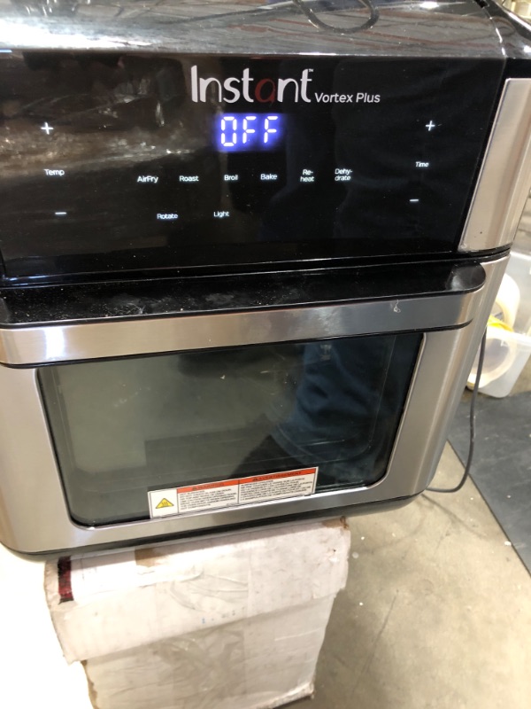 Photo 8 of Instant Vortex Plus 7-in-1 Air Fryer Oven with built-in Smart Cooking Programs, Digital Touchscreen, Easy to Clean Basket, 10 Quart Capacity, and a Stainless Finish
