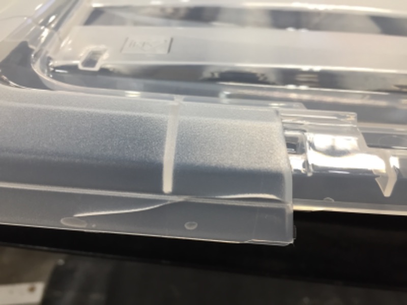 Photo 1 of IRIS 32 Quart Stack & Pull™ Box, 6 Pack, Clear with Black Handles

//2 lids are damaged see picture