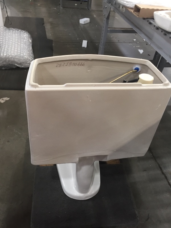 Photo 4 of American Standard Champion 4 29 3/4" One-Piece Elongated Toilet with 1.6 GPF and Toilet SEAT, SKU: 2004314.020