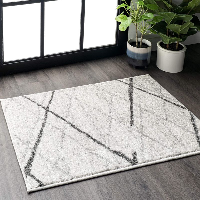 Photo 1 of 
nuLOOM Thigpen Contemporary Area Rug, 3' x 5', Grey
Size:3' x 5'
Item Shape:Rectangular
Color:Grey