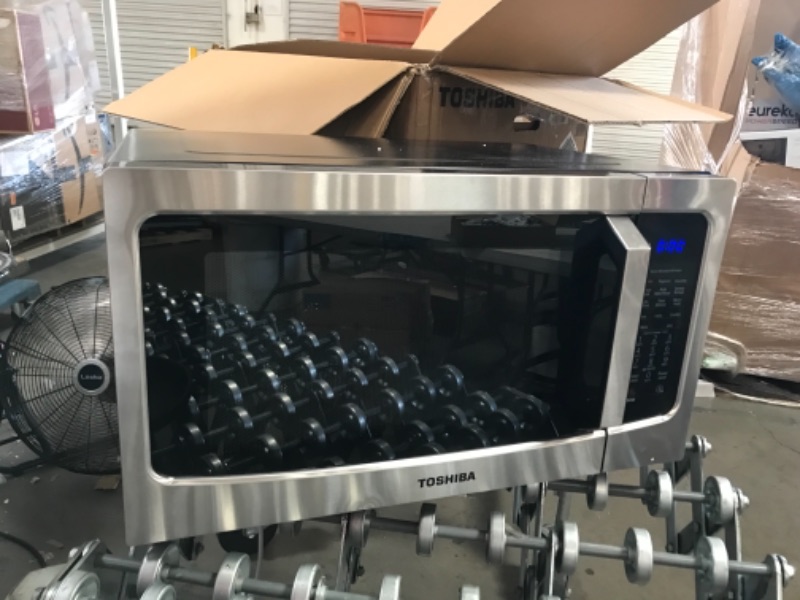 Photo 2 of Toshiba ML-EC42P(SS) Multifunctional Microwave Oven with Healthy Air Fry, Convection Cooking, Smart Sensor, Easy-to-Clean Interior and ECO Mode, 1.5 Cu.ft, Black Stainless Steel TESTED AND FUNCTIONS