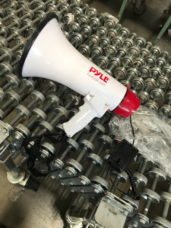 Photo 2 of Pyle Bluetooth Bullhorn PA Megaphone - iPhone Megaphone Speaker with Wired Microphone, Siren Alarm Mode, MP3/USB/SD Readers - PMP42BT_0, Red/White
