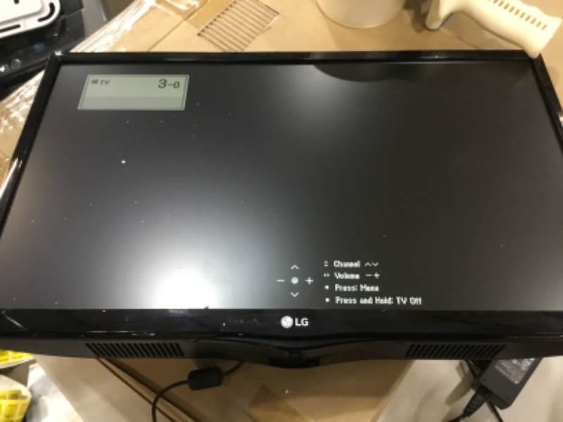 Photo 5 of LG LED TV 22" Full HD 1080p IPS Display, 60Hz Refresh Rate, HDMI, Compact, Triple XD Engine - Black
Missing power cord