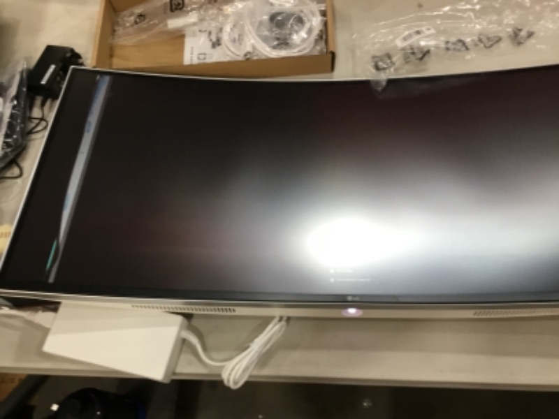 Photo 1 of LG 38WK95C-W 38-Inch Class 21:9 Curved UltraWide WQHD+ Monitor with HDR 10 (2018)