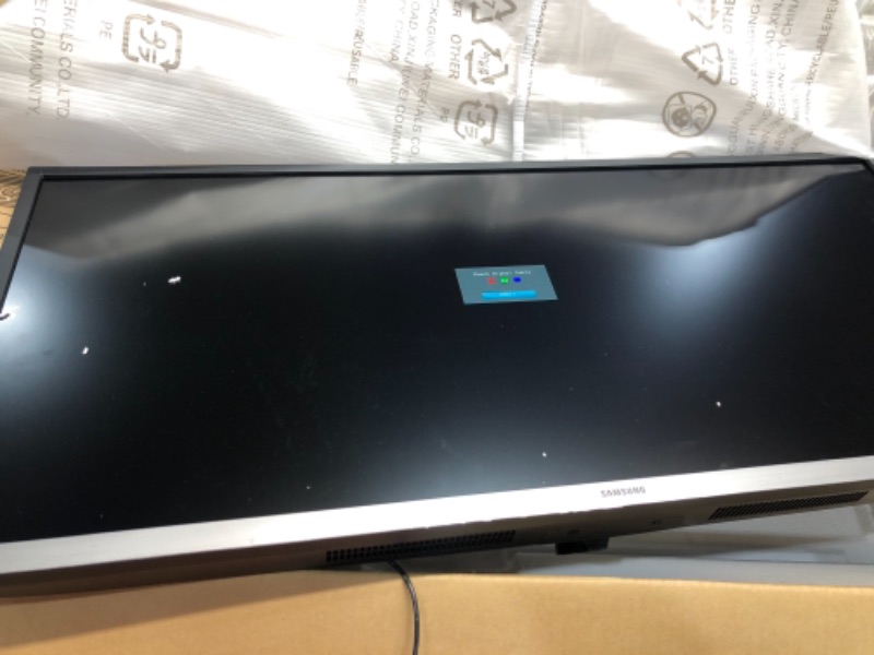 Photo 2 of SAMSUNG 34" Class Flat 3,440 x 1,440 Ultra HD - LS34J550WQNXZA