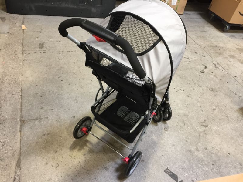 Photo 2 of Defective doesn’t fold---missing trade------ Lightweight Compact Baby Stroller 