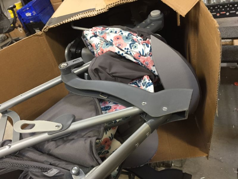 Photo 1 of Baby Trend Skyview Travel System, Flora

