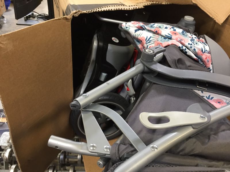 Photo 1 of Baby Trend Skyview Travel System, Flora
