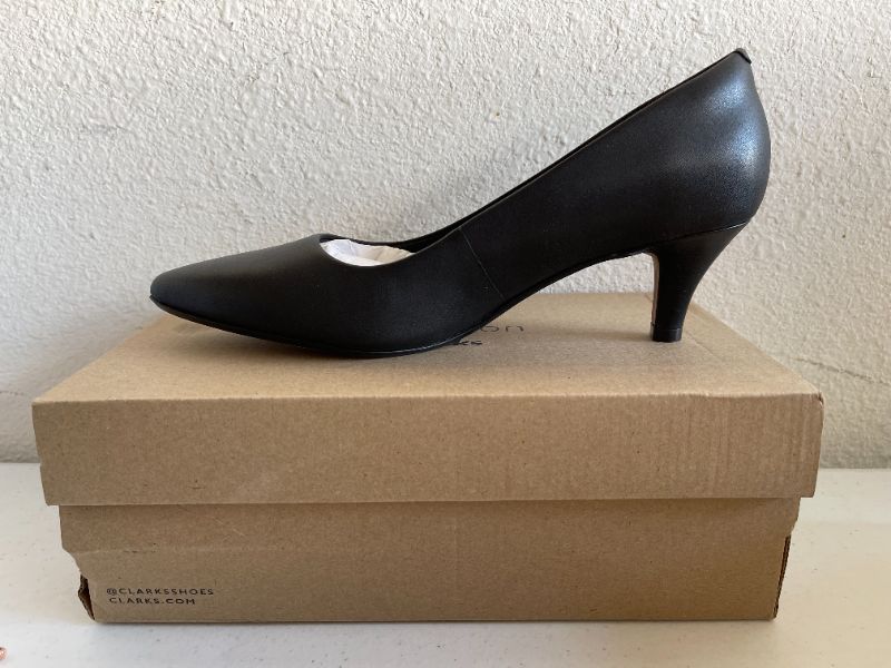 Photo 2 of Clarks Women's Linvale Jerica Pump 8 WIDE 
