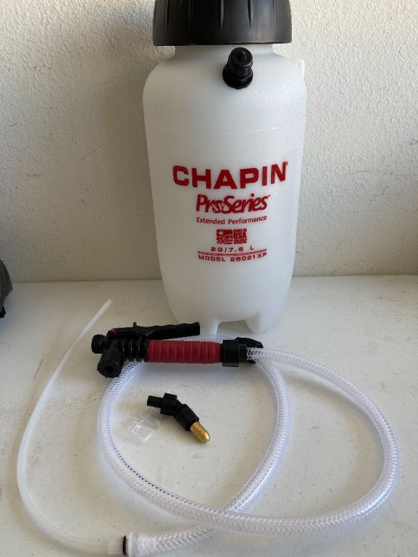 Photo 2 of Chapin International 26031XP Chapin ProSeries Poly Sprayer for Fertilizer, Herbicides and Pesticides, 3-Ga, 20 inches, Translucent White
