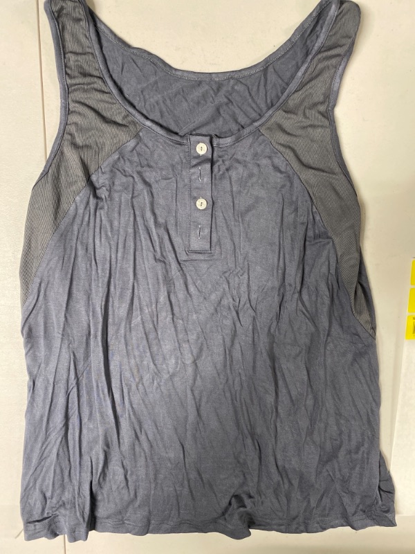 Photo 1 of Women’s tank top float material with buttons gray size XL