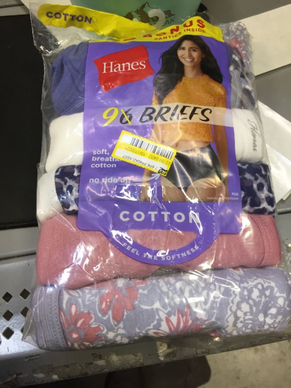 Photo 3 of Hanes women's cotton panties size 7/L