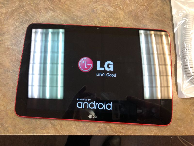 Photo 4 of LG V700 Red Tablet LG G Pad™ 10.1