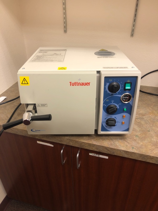 Photo 2 of Tuttnauer 1730mkv Valueklave Manual Autoclave