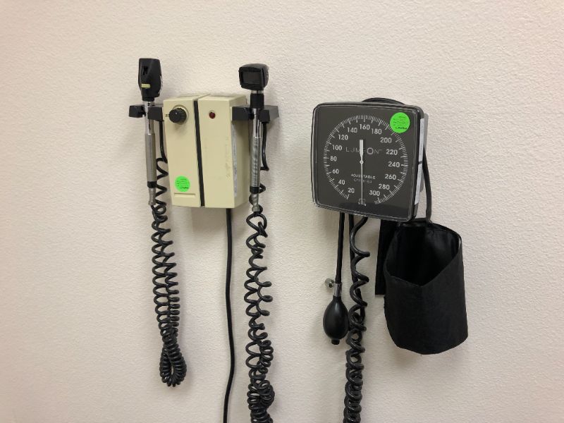 Photo 1 of Welch Allyn Wall Diagnostic Set, Lumeon blood pressure cuff
Welch Allyn otoscope and opthalmoscope system