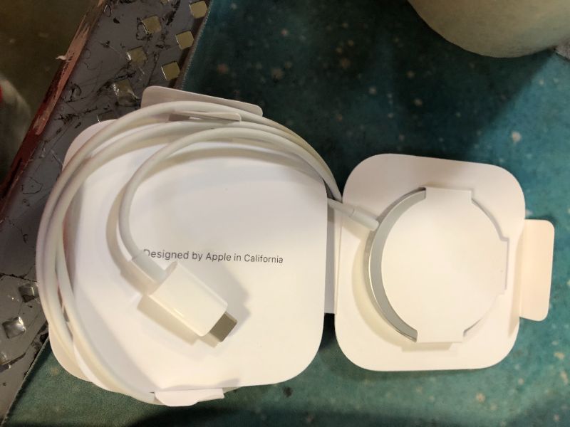 Photo 2 of Apple MagSafe Charger
