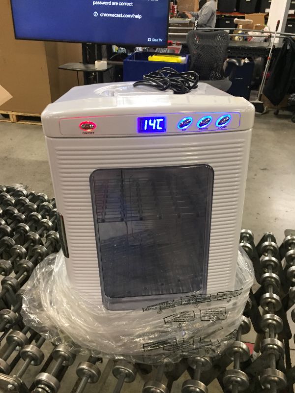 Photo 1 of portasble cooler 