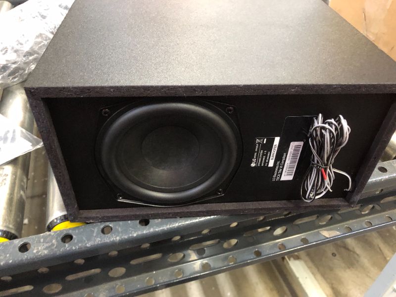 Photo 10 of Refurbished LG SH2 2.1-Channel 100-Watt Soundbar with BT and Subwoofer
