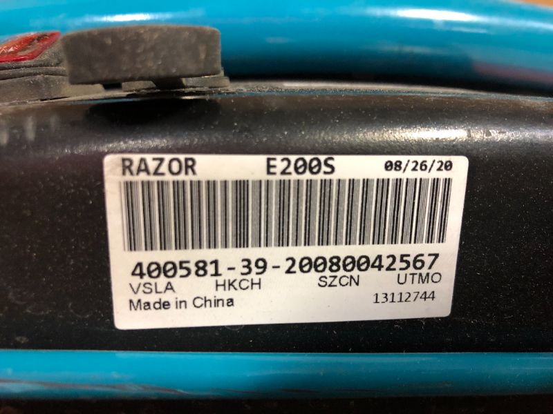 Photo 5 of working -- read notes-- Razor E200S Electric Scooter - 8" Air-filled Tires, 200-Watt Motor, Up to 12 mph and 40 min of Ride Time, Teal