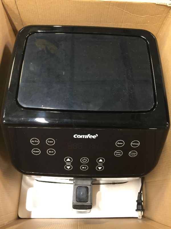 Photo 2 of COMFEE' 5.8Qt Digital Air Fryer