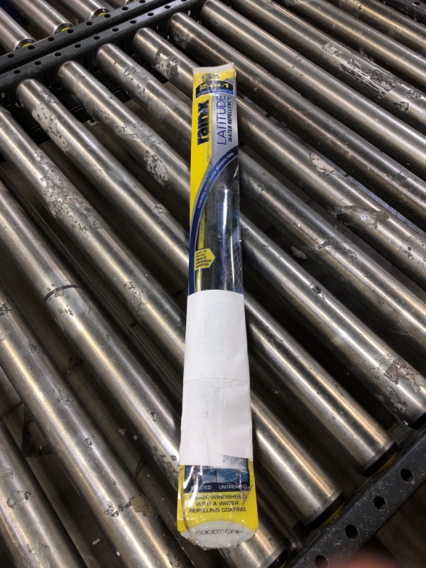 Photo 2 of 21" Rain-X Latitude Water Repellency Wiper Blade
